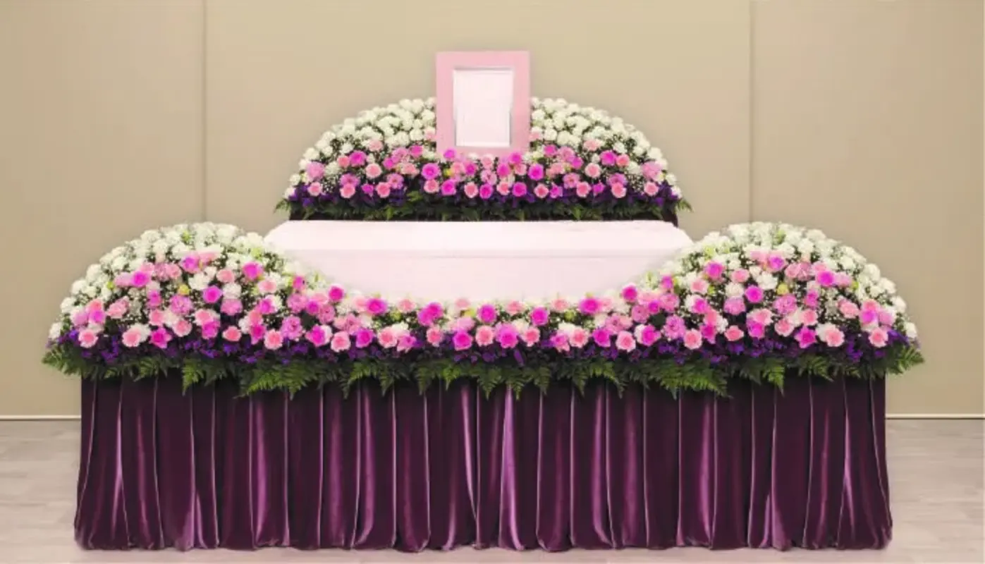 東京博善を熟知した1級葬祭ディレクター資格保有の専門スタッフがお心を込めて対応いたします。