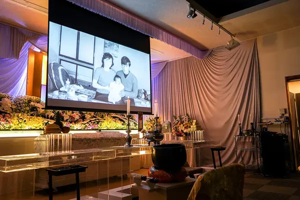 スライドムービーで心に残る葬儀を