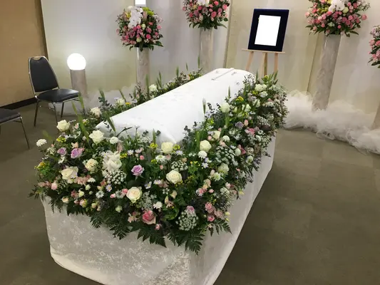 つきひセレモニーで葬儀を行なった写真