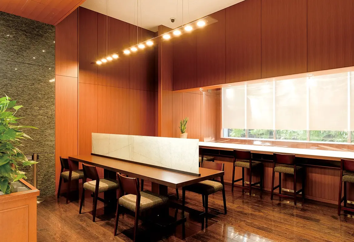 ゆったりとご利用いただけるカフェラウンジ