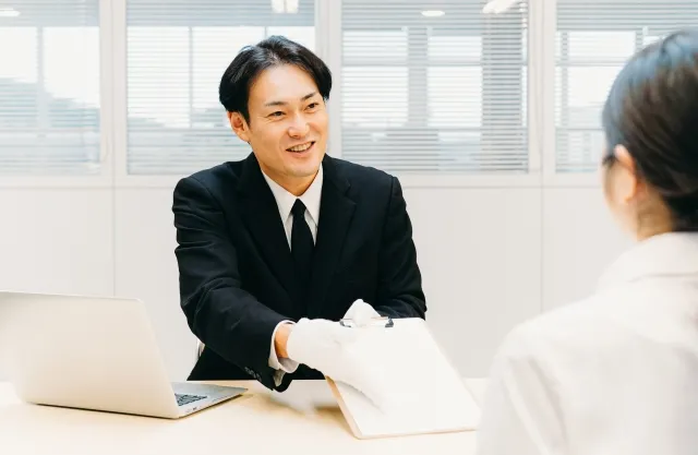 葬儀スタッフのアイコン