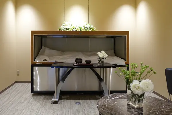 直接安置にも対応した落ち着きのある空間