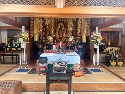 葬儀屋想わ　盛福寺会館で葬儀を行なった写真