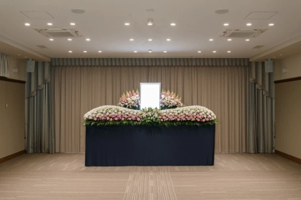 自由に家族葬　前橋斎場前で葬儀を行なった写真