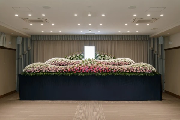 自由に家族葬　前橋斎場前で葬儀を行なった写真