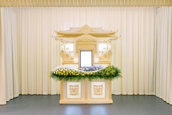 自由に家族葬　前橋斎場前で葬儀を行なった写真