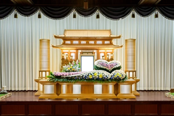 自由に家族葬　前橋斎場前で葬儀を行なった写真