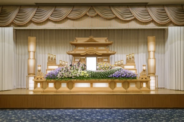 自由に家族葬　前橋斎場前で葬儀を行なった写真