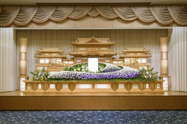 自由に家族葬　前橋斎場前で葬儀を行なった写真