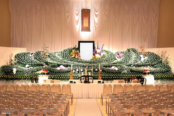 花屋仁助(メモリーナ上条 にすけ会館)で葬儀を行なった写真