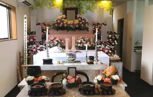 家族葬のパティオで葬儀を行なった写真