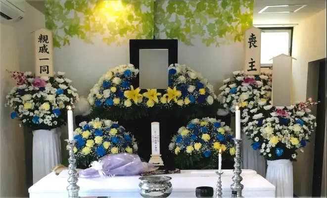 家族葬のパティオで葬儀を行なった写真