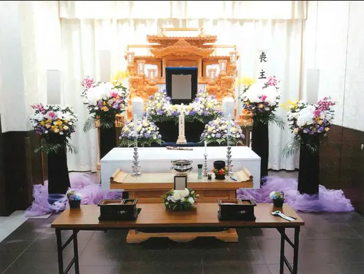 家族葬のパティオで葬儀を行なった写真