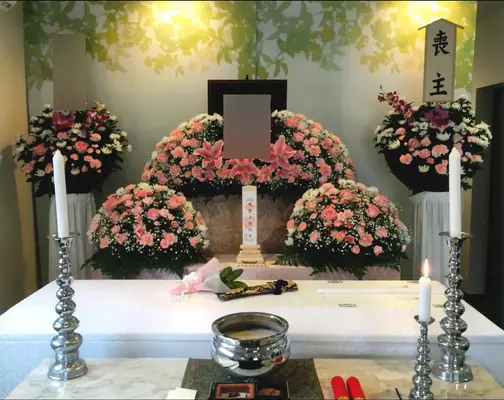 家族葬のパティオで葬儀を行なった写真