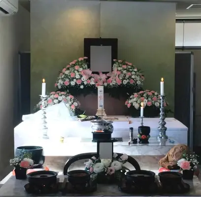 家族葬のパティオで葬儀を行なった写真