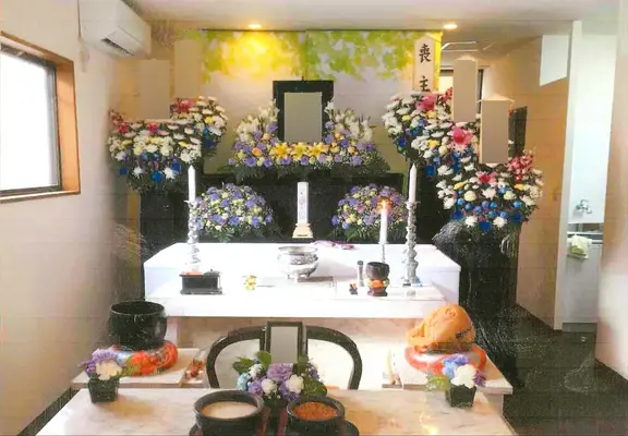 家族葬のパティオで葬儀を行なった写真