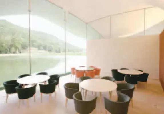 瞑想の森市営斎場