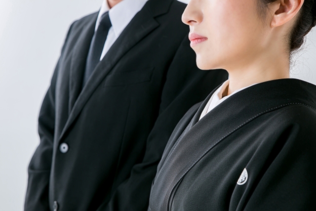 母が亡くなってから葬儀を考えることに。まず何を考えたらいい？
