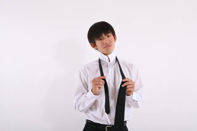 葬儀にふさわしいネクタイの結び方