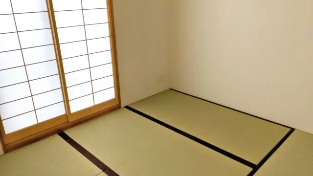 遺体は自宅に何日間おいても大丈夫?事故を防ぐ自宅安置の注意点を解説