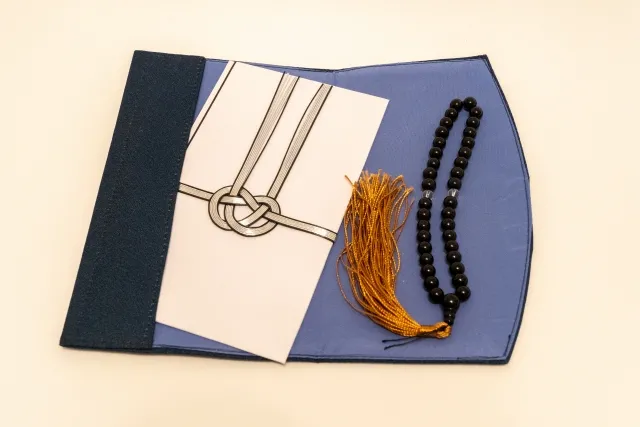 新盆で香典をお供えするとき