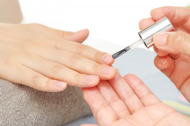 亡くなった人にネイルをするエンゼルネイルとは?