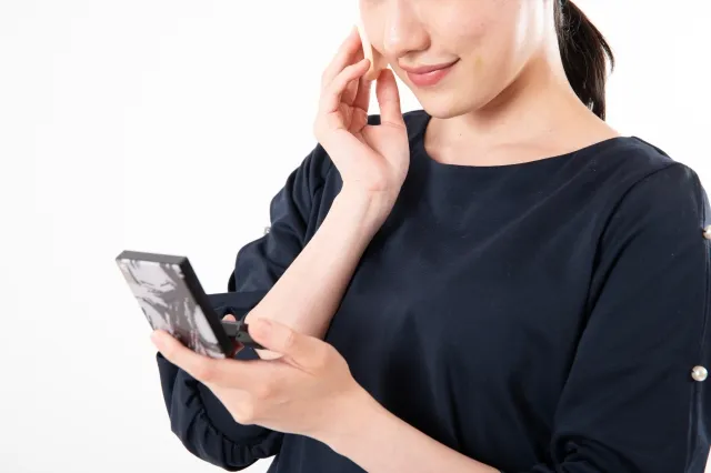 葬儀でのベースメイクのポイント