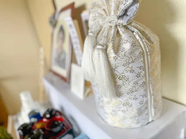 香典返しの適切なタイミングは?|四十九日後か当日返し