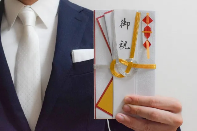 喪中で結婚式を欠席したらご祝儀や祝電はどうする?