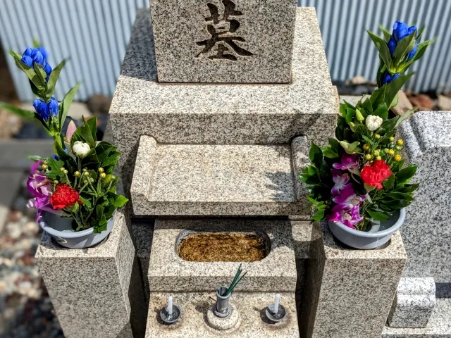 四十九日法要を家族だけで行ってもいい?お坊さんを呼ばない場合の準備方法も解説