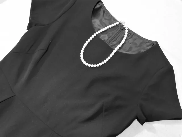 お通夜の受付のマナー【服装・身だしなみ】