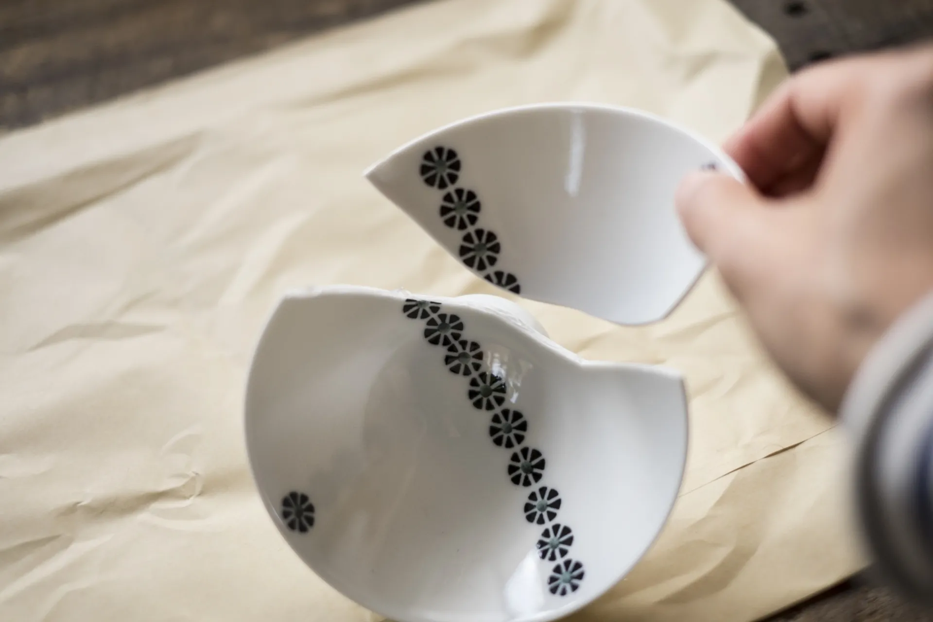 京都の葬儀で茶碗を割るのはなぜ?意味や京都独特の葬儀文化をご紹介