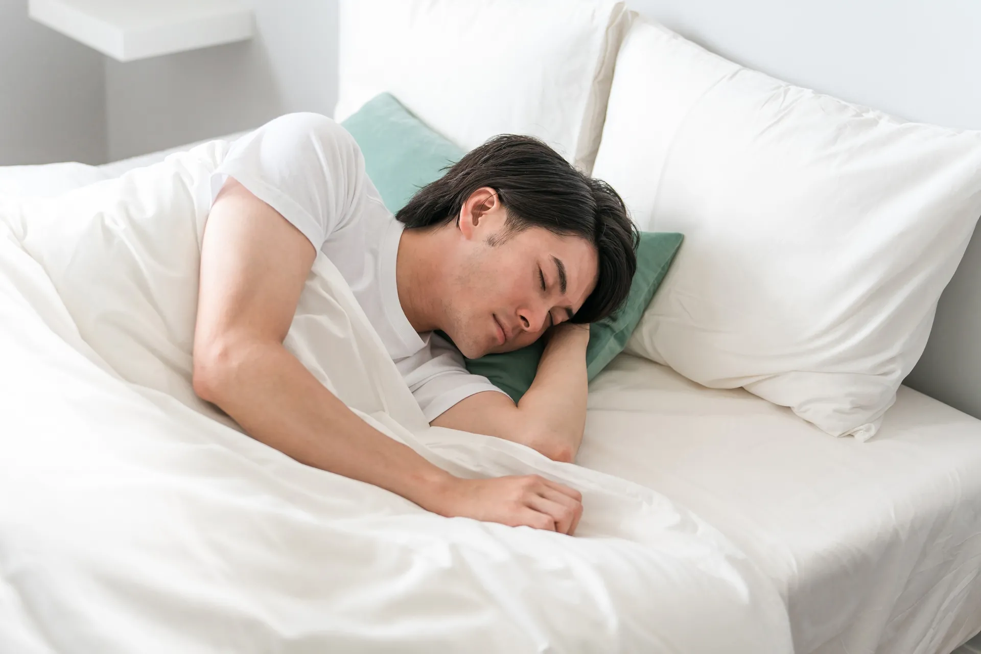 北枕で寝るとどうなる？風水的には悪くない！明日が笑顔で過ごせる睡眠術