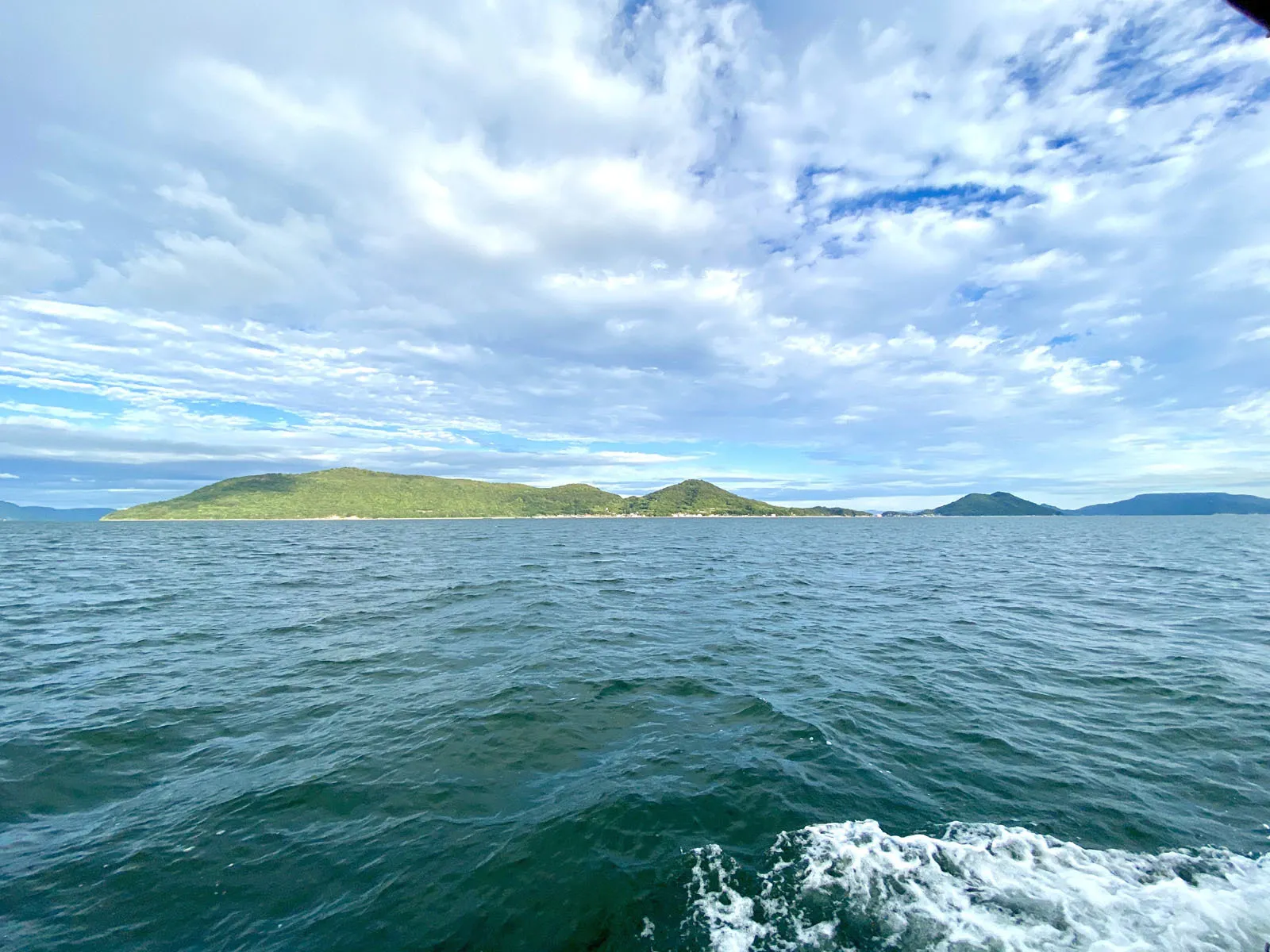 散骨は本当によくないの?メリット・デメリットと最適な供養方法を徹底解説