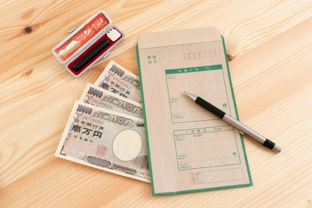 香典を郵送する際の基本|直接持参との違いを比較