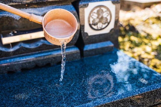 お墓参りにはどんな意味がある?