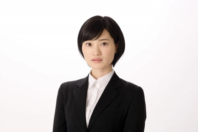 女性のお葬式の髪型は？長さ別の整え方のコツ