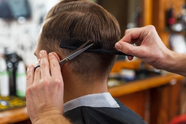 男性のお葬式の髪型は？短髪・長めそれぞれの整え方