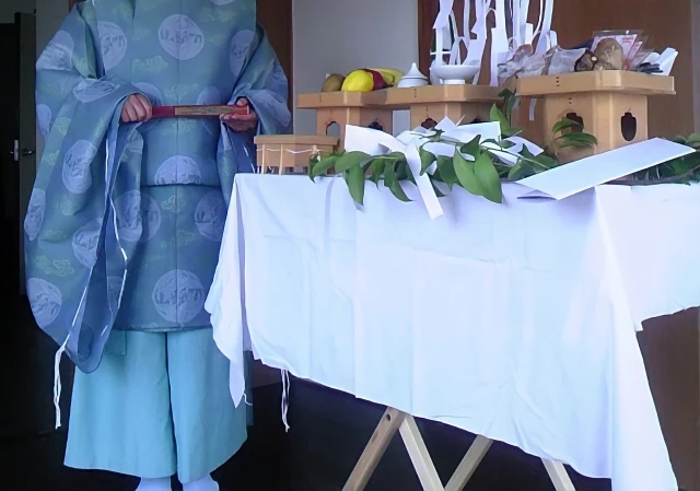 祈祷とは?意味や祈願との違いをやさしく解説