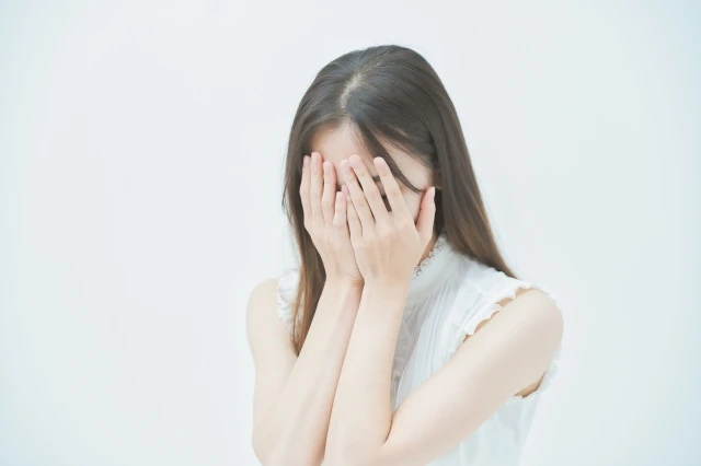 家族が亡くなったら何をすればいい？葬儀・手続き・供養の流れを解説