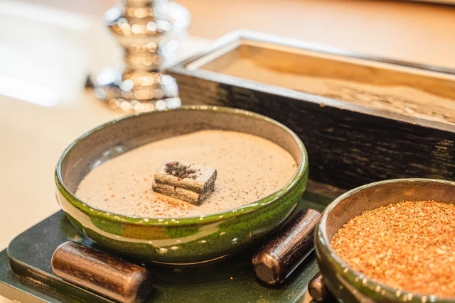 浄土真宗の焼香のやり方とは?意味や目的、回数についても解説