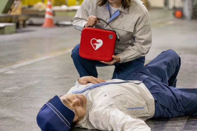 しゃっくりが止まらないと死亡するって本当?迷信と本当の危険サインの見分け方