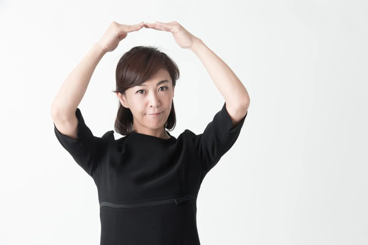 喪服じゃなくてもいい？葬儀や通夜の服装の正解|男女・子供別にご紹介