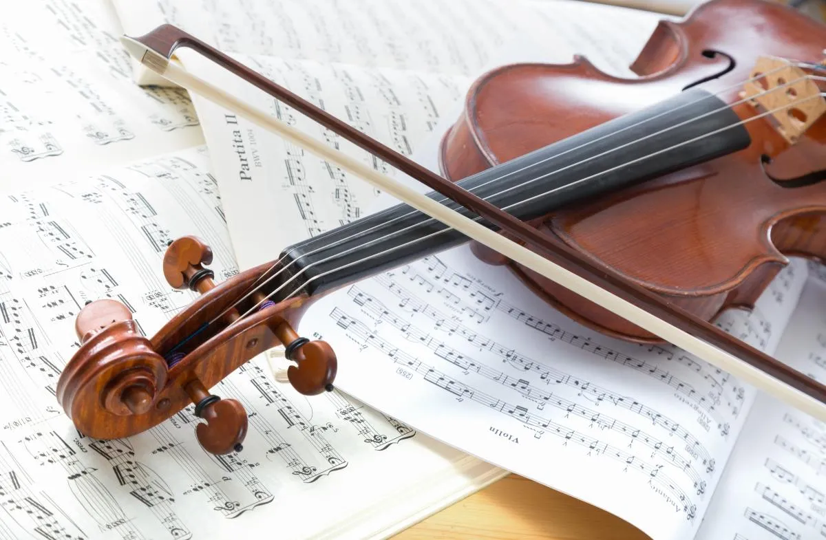 無宗教葬、自由葬とは？流れや香典・服装のマナーを解説