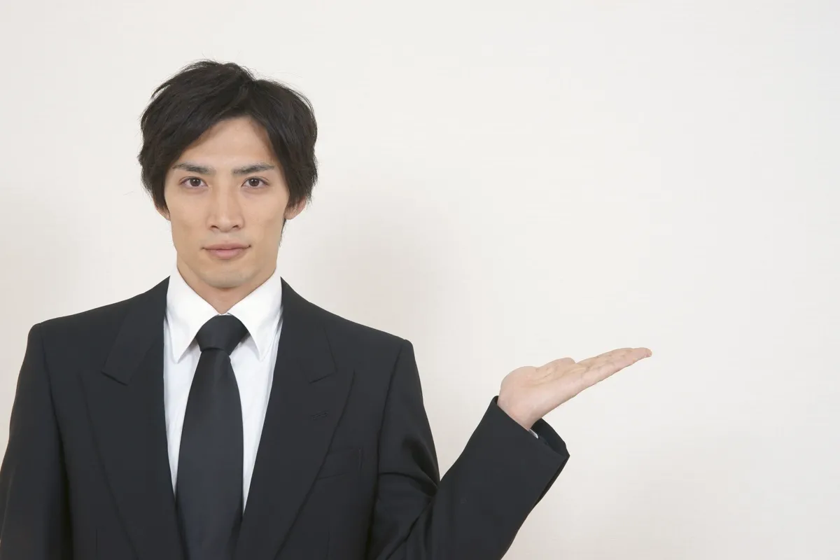 直葬(火葬式)とは?メリットデメリット|香典や供花の扱いも解説