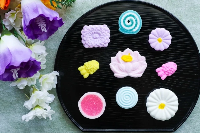 仏壇を飾るのに最低限必要な仏具と置き方を解説