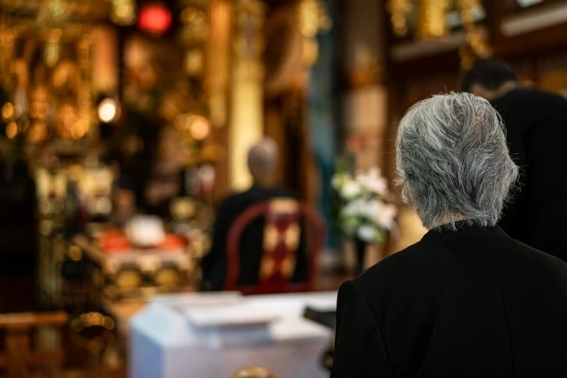 お通夜の流れを徹底解説|宗教・宗派・地域別の違いもわかりやすく紹介!