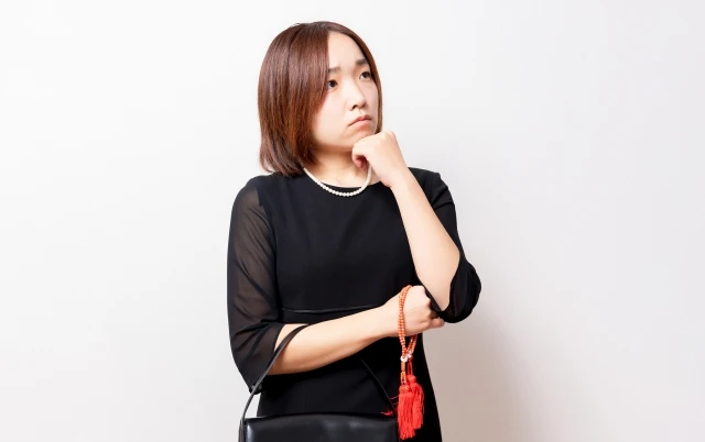 「悼む」「弔う」「偲ぶ」の使い分け